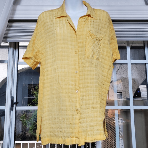 Capacity yellow blouse