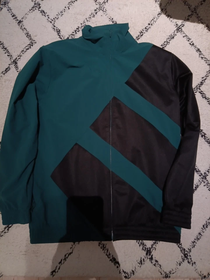 Adidas Jacke Equipment Gr.L wie Neu Schwarz/grün selten, Limited, kaum getragen - Bild 1 von 4