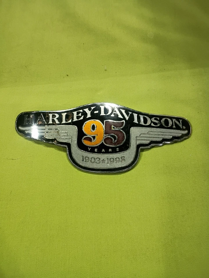 Harley Davidson 95 aniversario emblema vintage de 1998 Foto 2 de 4