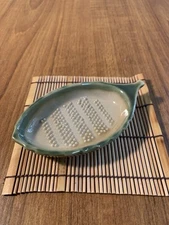 Ceramic Garlic Ginger Grater Leaf Shape With bamboo Tray