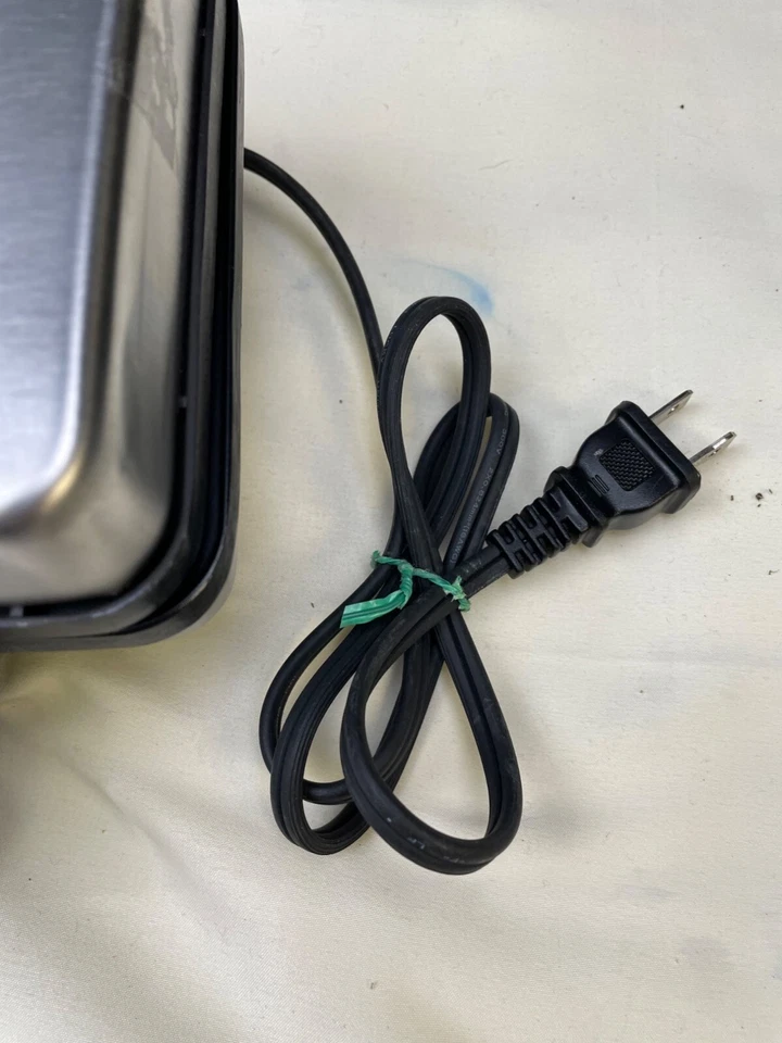 Máquina de waffle Cuisinart Pizzelle Press WM PZ2 antiaderente SKU 6820 - Imagem 3 de 4