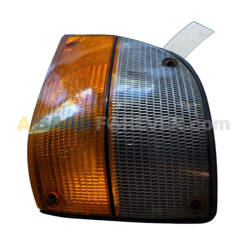 CONJUNTO DE LUCES DE ESQUINA SEÑAL DE GIRO SAAB 900 HELLA IZQUIERDA USADA ORIGINAL FABRICANTE DE EQUIPOS ORIGINALES 8582231 - Imagen 3 de 7
