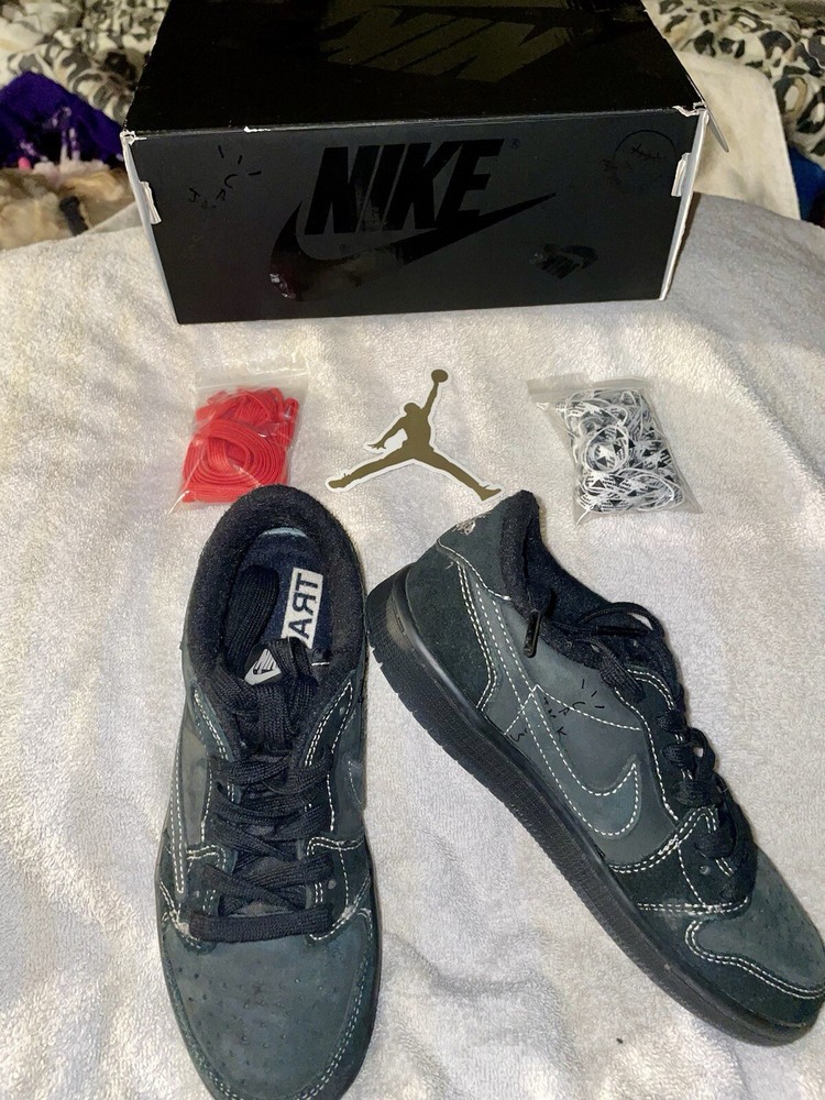 NIKE- Jordan 1 Retro OG Low TRAVIS SCOTT PHANTOM BLACK