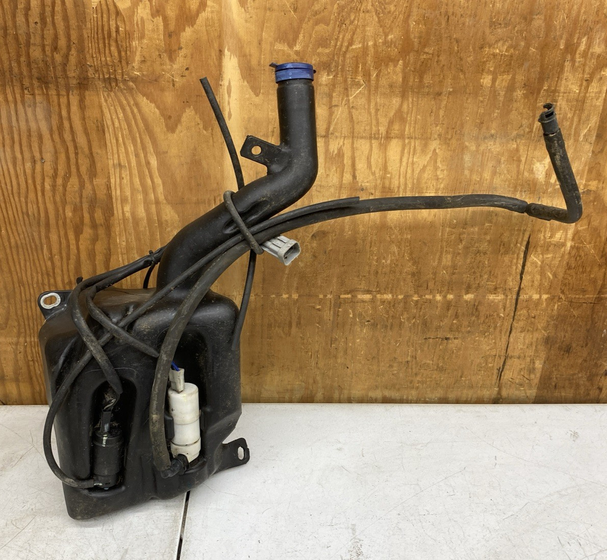 03-08 Maserati Quattroporte M139 Windshield Washer Fluid Reservoir 980145001