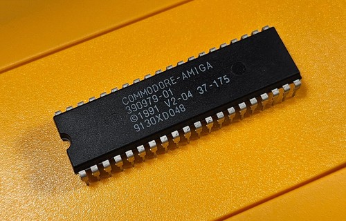 AMIGA A500; A600; A2000 KICKSTART 2.04 - 390979-1 - Zdjęcie 3 z 4