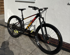 Trek Mountain Bike 29" Hydraulic Disc Brakes Black Red Yellow Tubeless Tyres