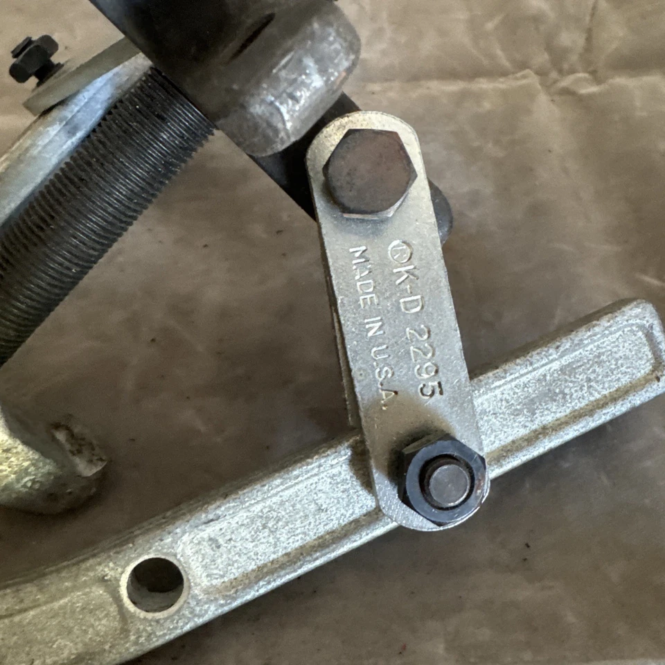 K-D Herramientas Extractor de Engranajes Tres Patas 2295 Yugo y Perno 6.5” B Gran Forma Foto 3 de 4