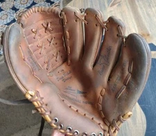 Montgomery Ward Baseball Glove RHT 60-21224 Vintage All Leather Child