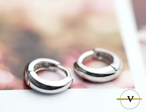 ORECCHINI DONNA A CERCHIO DI 8 MM E CHIUSURA A CLIP IN ARGENTO 925 RODIATO - Foto 4 di 7