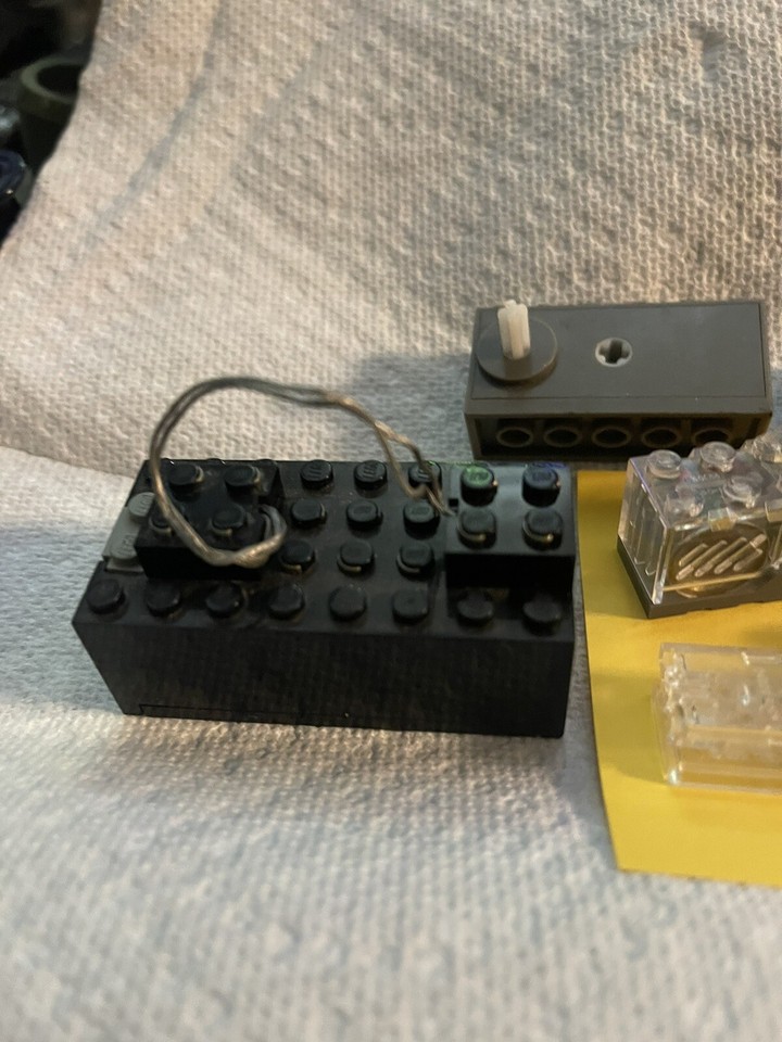 LEGO Mini figurines Car and lights and wind up parts 42073,54604, eBay