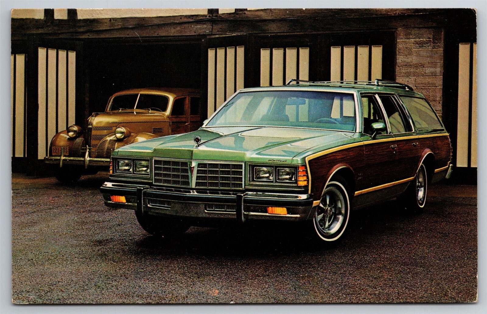 1977 Pontiac Grand Safari Fiore Pontiac Warwick RI Dealer Postcard R1