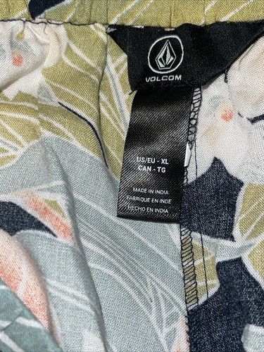 Volcom Shorts Beach Bandit Floral Tropical Multicolor Printed Shorts Womens XL - Picture 4 of 6
