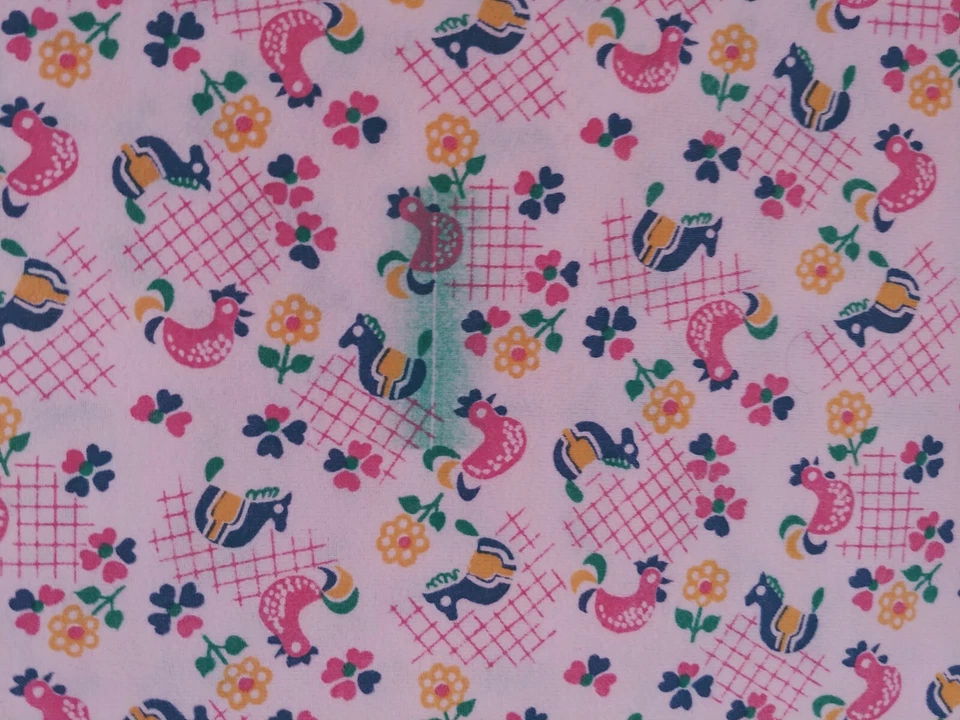 VTG  Pink Floral Lightweight Flannel Polyester Fabric 96”x46” Roosters Horses - Image 3 of 4