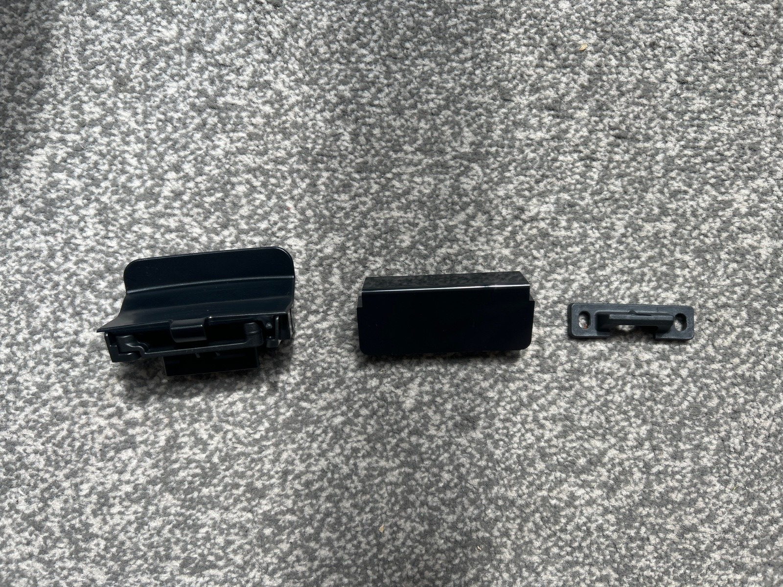 THETFORD FRIDGE CATCH SR LOCK AND POCKET COVER V3 69173927 BLACK N3000 N4000