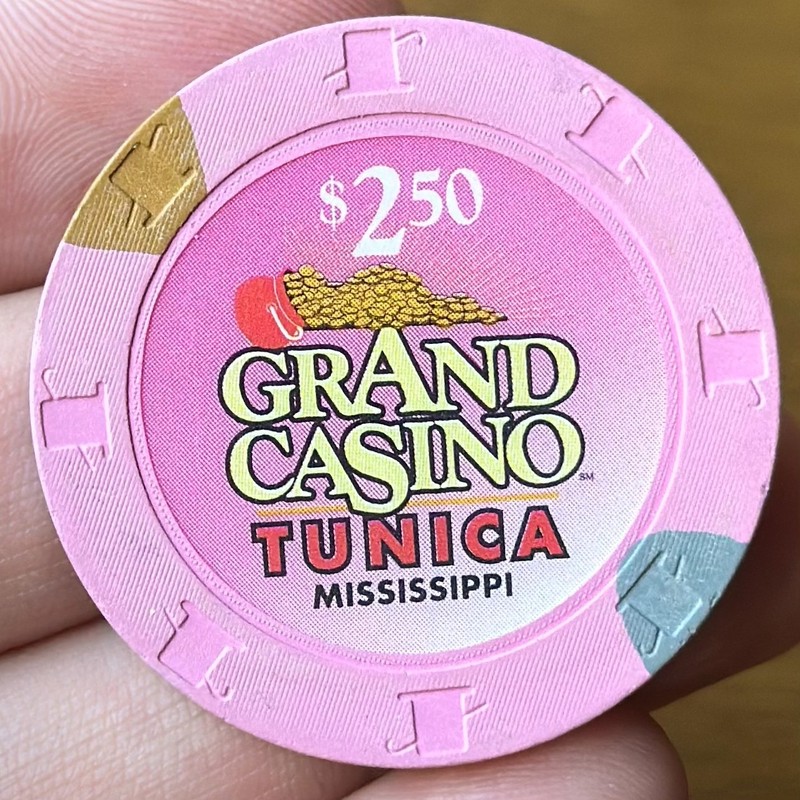 Grand Casino Tunica Mississippi $2.50 RHC Chip