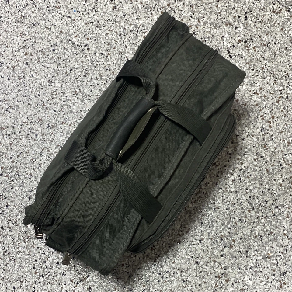 TUMI 225M3 Gris/Verde 20" Asas Portátil de Viaje Maletín Bolso Difícil de Encontrar Raro Foto 4 de 4