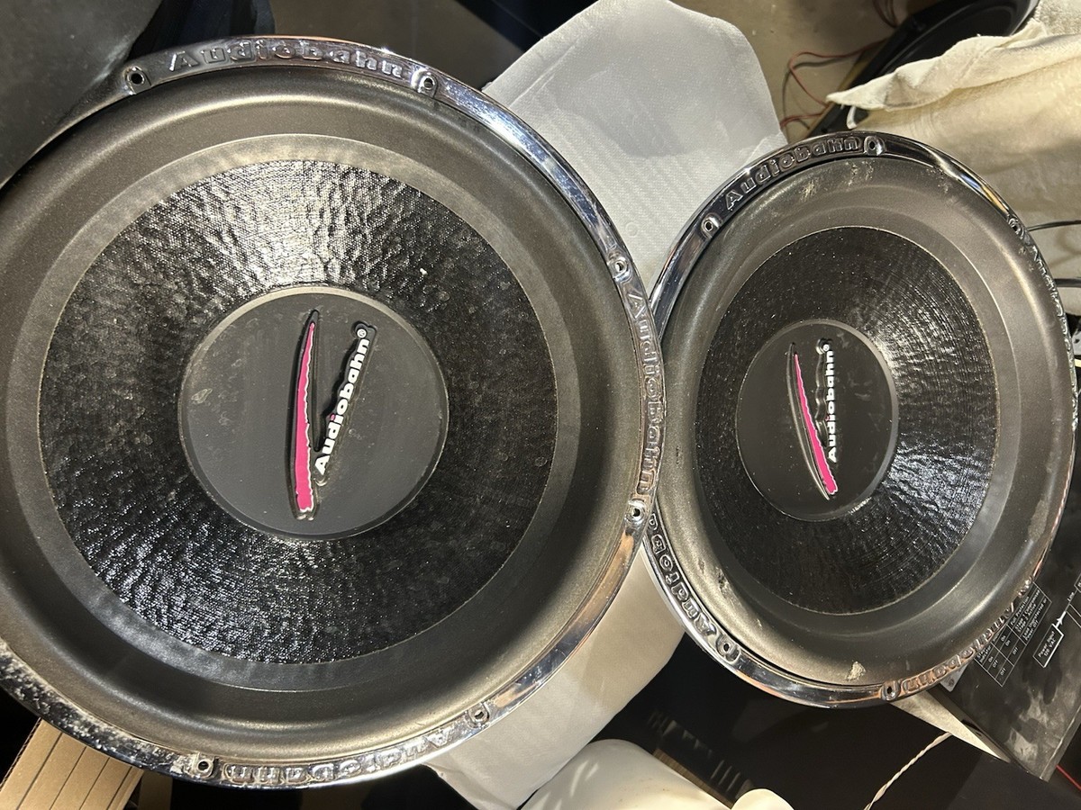 AudioBahn AW1571J Subwoofers ( Old School) 500 Watts - Read