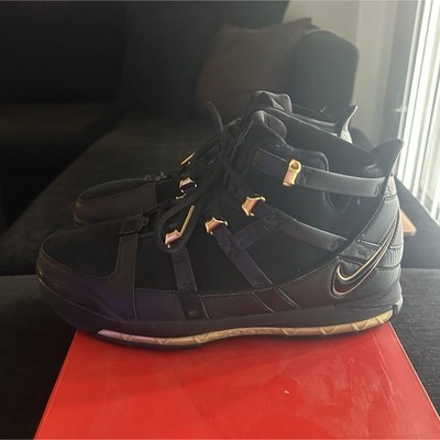 Nike Zoom LeBron 3 QS Black/Metallic Gold Mid Top Basketball AO2434-001