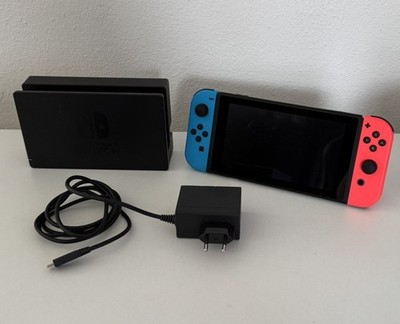 Nintendo Switch 32 GB Konsole Rot Blau Top Zustand