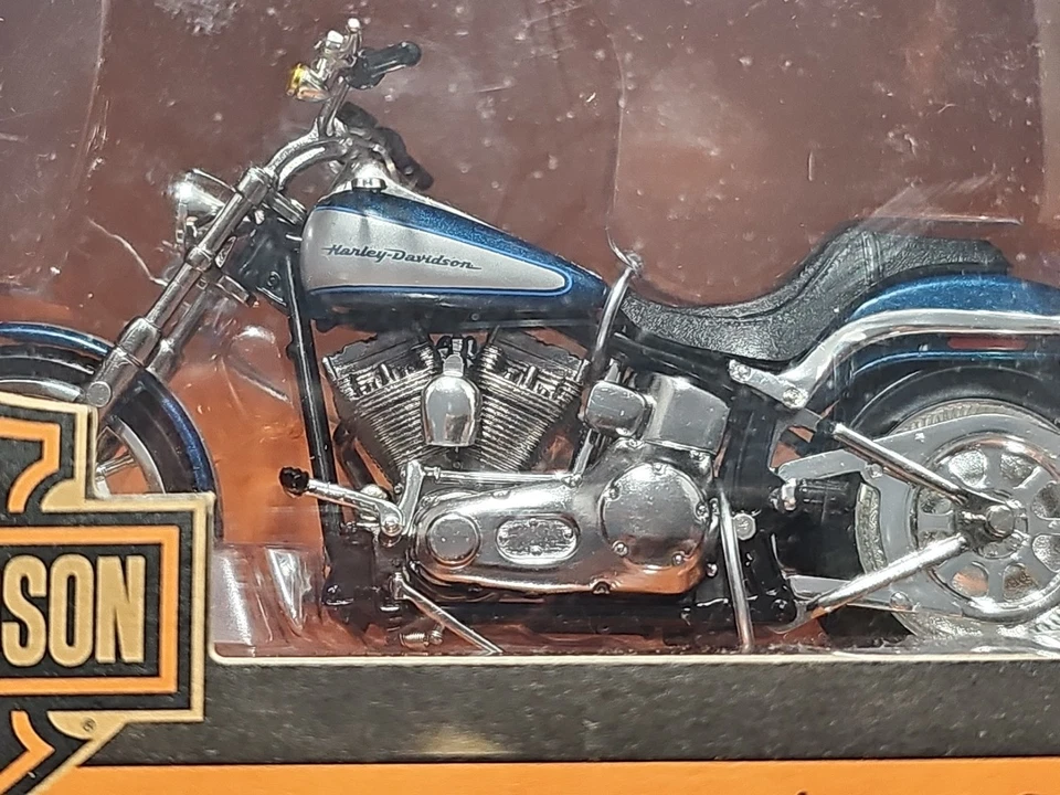 Vntg 2003 Ertl American Muscle 2002 Harley Davidson Softail Deuce 1:18 Series 1 - Image 2 of 4