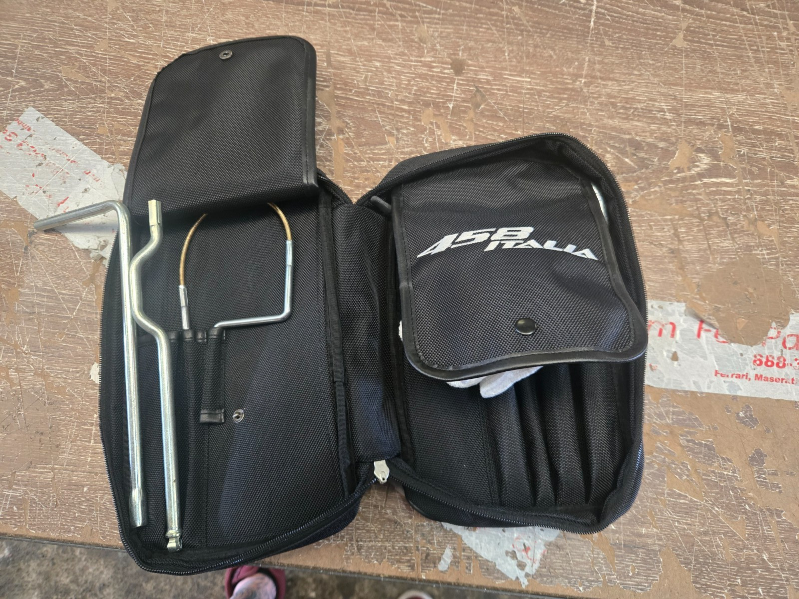 Ferrari 458 italia  -  Tool Bag complete NEW OEM - P/N 285935