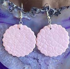 Textured disk dangles