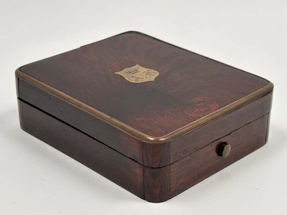 Ancienne Boîte/Coffret XIXe en acajou et laiton Monogramme AB Couronne Comtale - Photo 3/4
