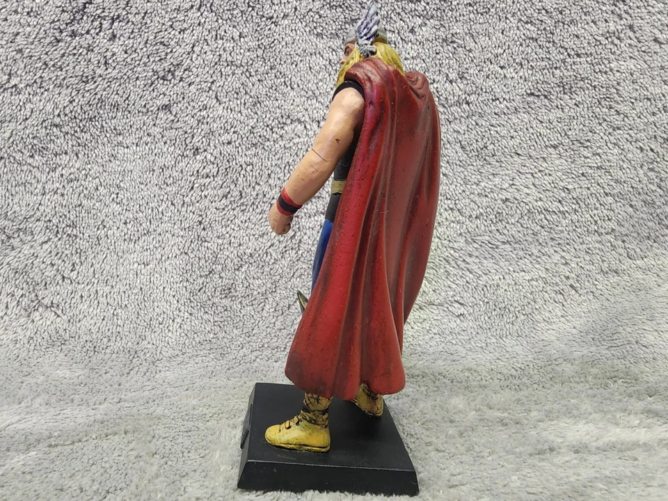 Figura Die-Cast Thor Marvel 4 pulgadas #14 estatua coleccionable 2009 con revista Foto 4 de 4