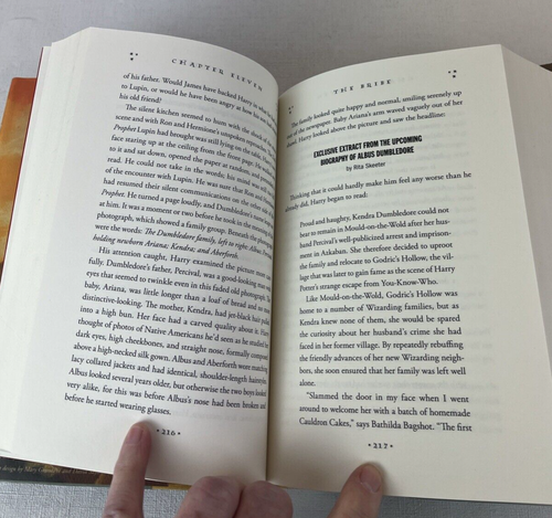 Harry Potter and the Deathly Hallows (Book 7) Books - Picture 6 of 8