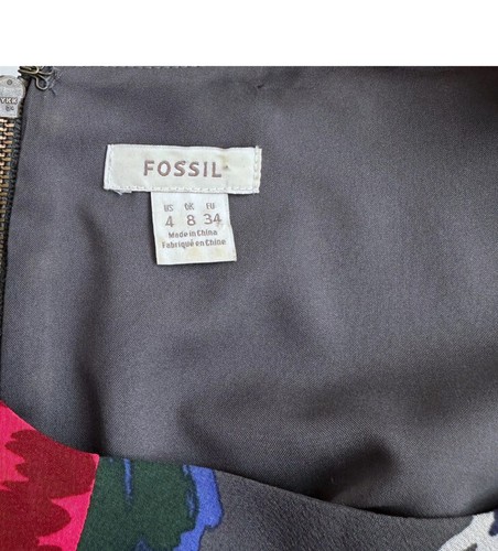 Vestido Vaina Gris Fossil 100% Seda Forrado Con Audaz Estampado Floral Multicolor 4 - Imagen 3 de 9