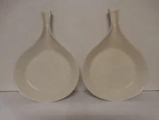 Set of 2 Vintage Hall USA White Baking Skillet Frying Pan Serving Dish Tray 1675