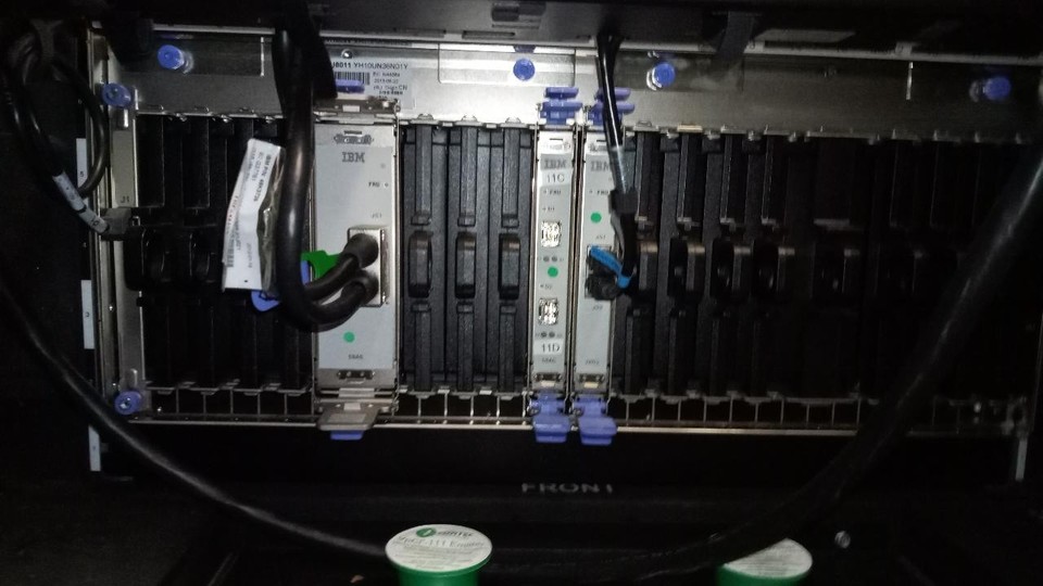IBM Z114 S02 Mainframe Type 2818 2818-M05 2x Notebook HMC complete ...