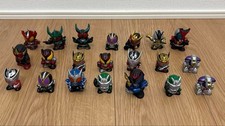 Lotto figurine Kamen Rider set giocattolo da collezione con più figure da col...