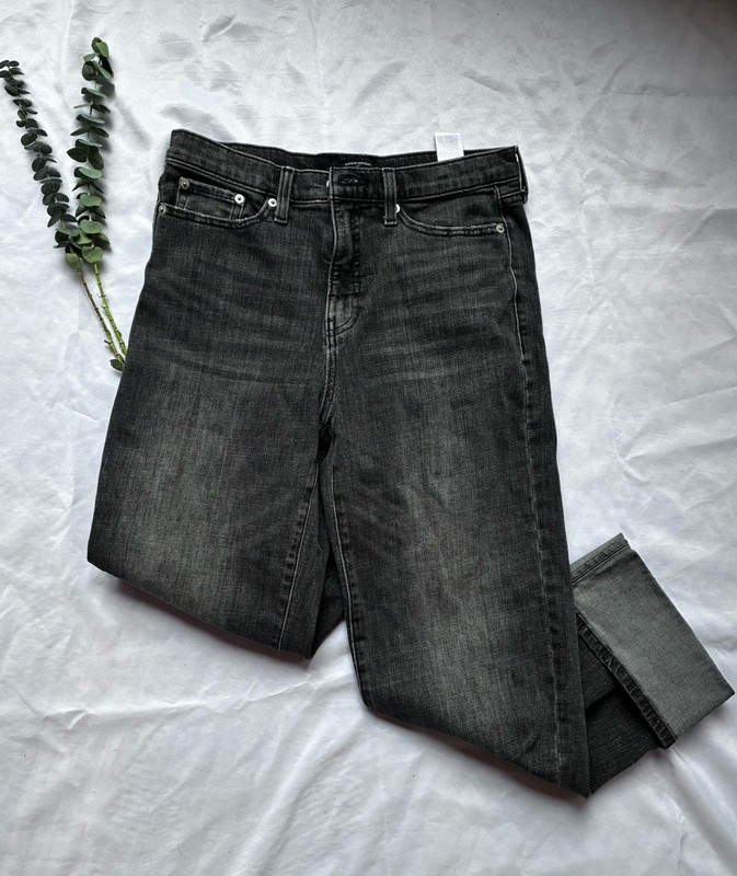 Banana Republic Washed Black Relaxed Straight Jeans Size 29 Ankle