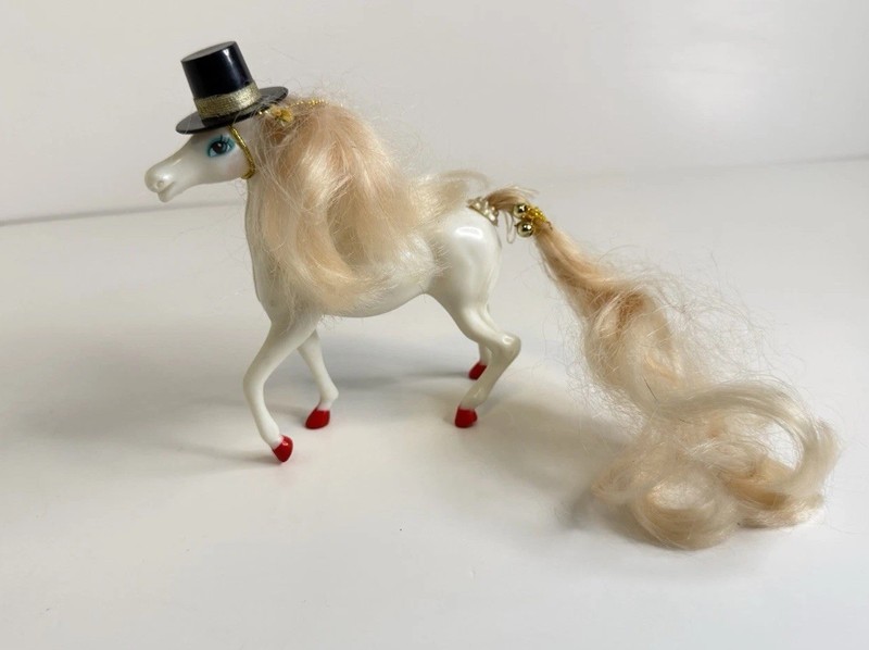 Vtg 1980's Enchanted Kingdom White Horse Toy Black Top Hat Tophat Fancy Attire