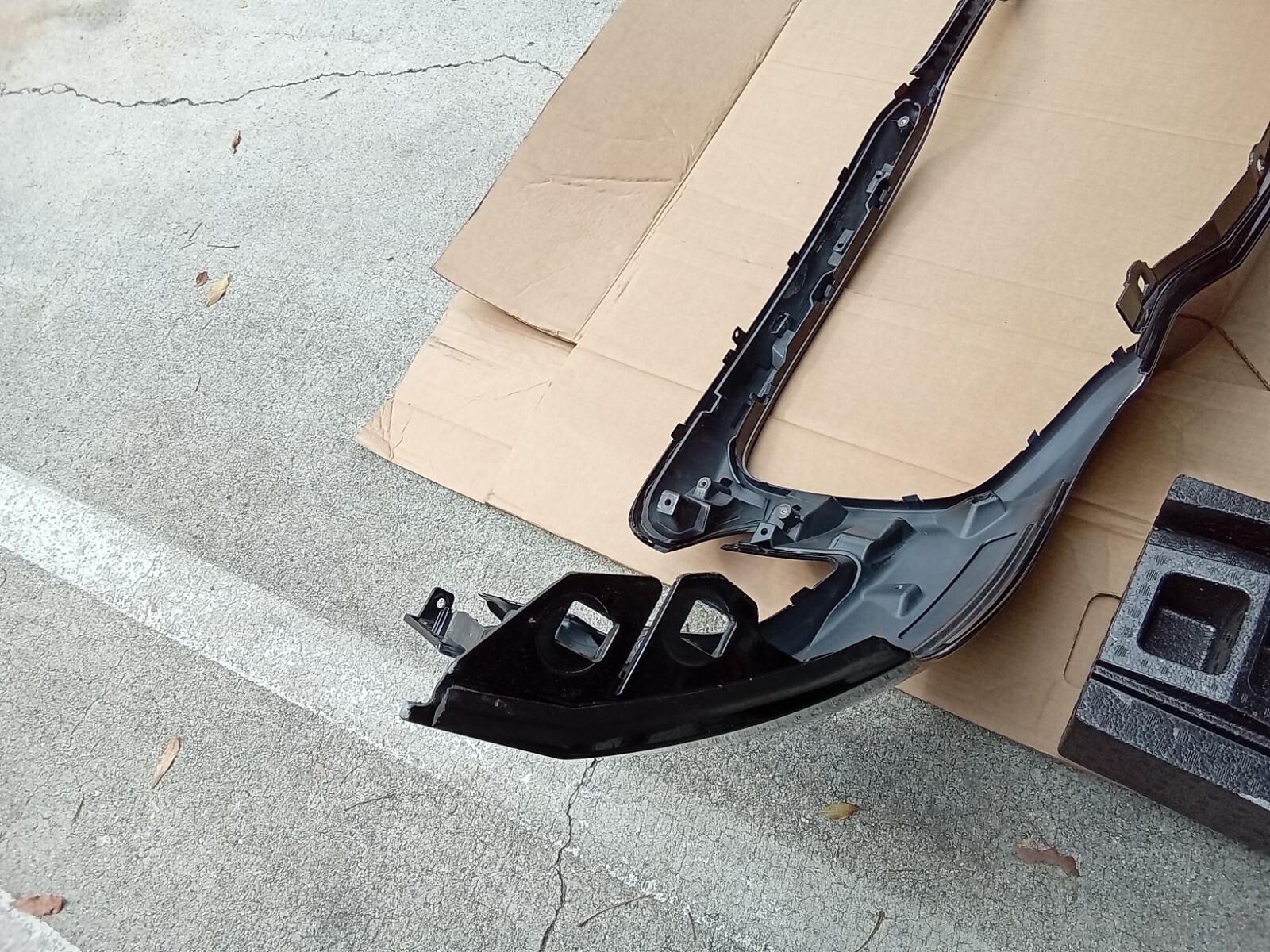 Aston Martin DBX 707 2024 Front Bumper Cover Part# NY83170957A  NON-DAMAGED