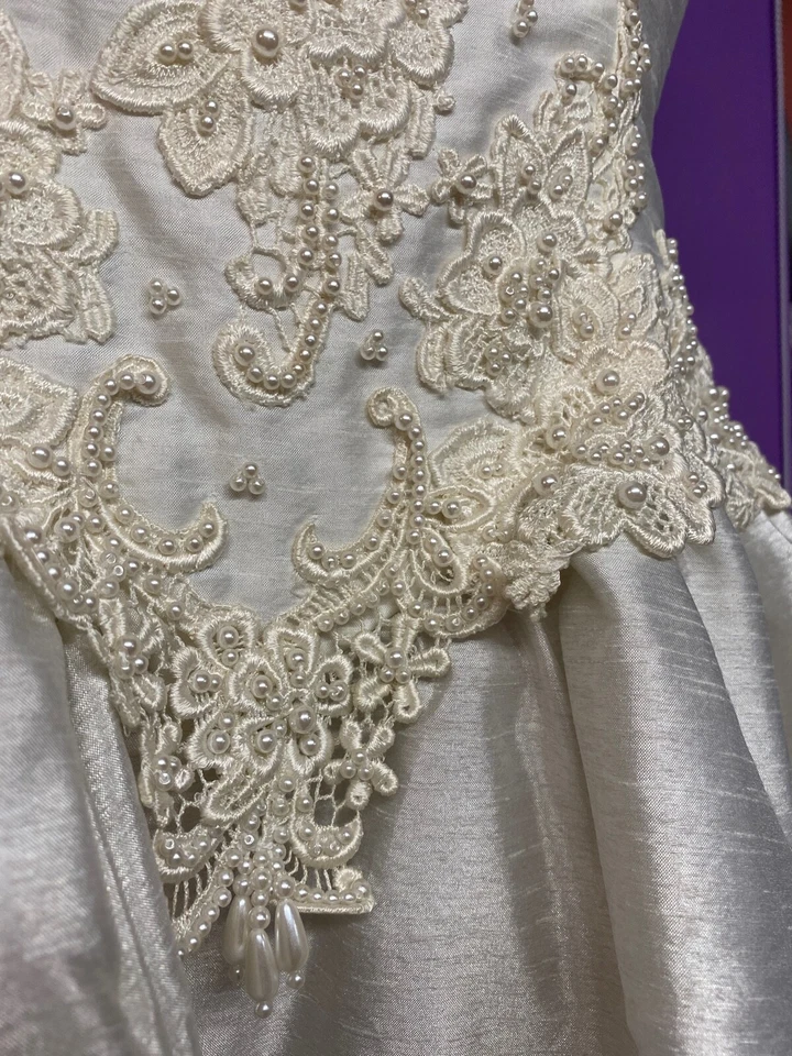 Eden Bridals women's Wedding Dress / size 6 - Image 3 of 4