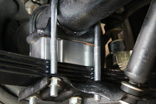 Lowering Blocks Kit Isuzu Rodeo 1976-2002 KB TF R7 R9 2" (50mm) 85x12mm U-bolts - Picture 7 of 7