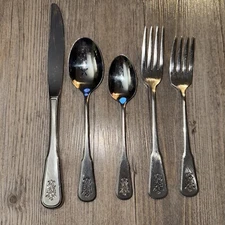 Oneida Deluxe Stainless Flatware VILLAGE 5 Piece Place Setting Fork Spoon Knife