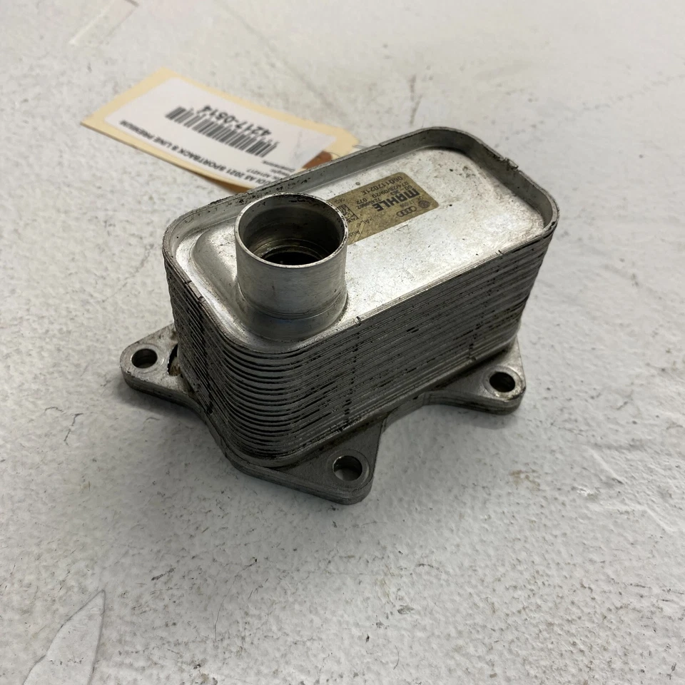 Enfriador de aceite de motor Audi A5 Sportback Quattro Allroad A3 S3 2021-2023 OEM 1 PIEZA Foto 3 de 4