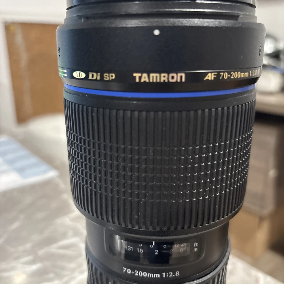 Tamron AF 70-200mm F/2.8 Di LD IF Macro Lens A001 For Canon DEFECTIVE FOR PARTS - Image 3 of 4