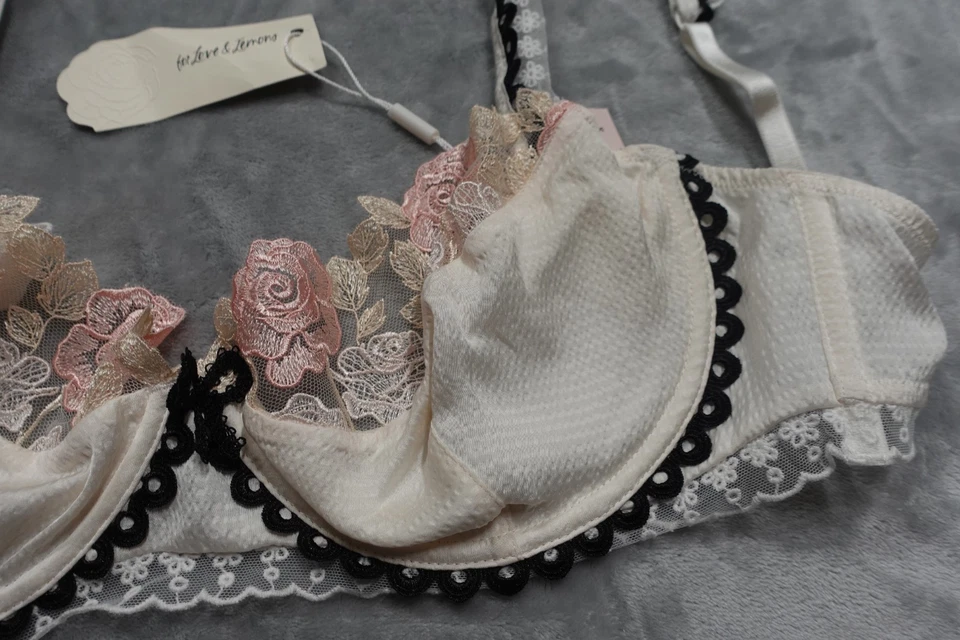 Conjunto de sujetador blanco mediano For Love And Lemons para mujer talla 34DD Foto 2 de 4