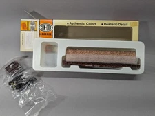 HO scale  Con-Cor #1-9205   SOUTHERN Ry   54' Bulkhead Flat Car w/ Pulpwood Load