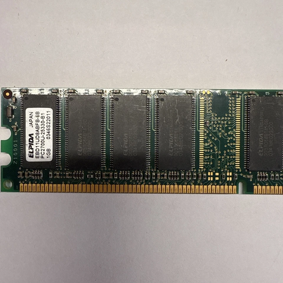 ELPIDA 256MB SDRAM PC133U CL3 168-Pin DIMM ( P/N: MC-4532CD647XF-A75 ) - Image 3 of 4