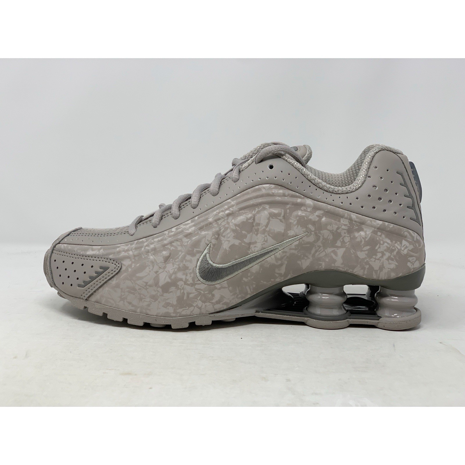 Nike Shox R4 'Pewter Stone Floral' Gray Sneakers, Size 8 BNIB HV0934-001