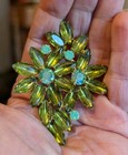 Olive green Layered  flower Brooch vintage — photo 3