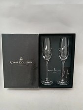 Royal Doulton 2er Set Sektflöten aus geschliffenem Glas verpackt - Swarovski kristallisiert
