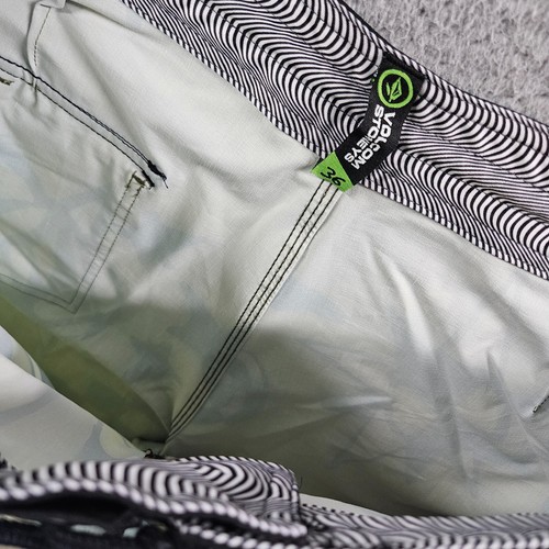 NWT Volcom Board Shorts Swim Trunks Men 36 No Liner Geometric Print Pebble Green - Picture 4 of 12
