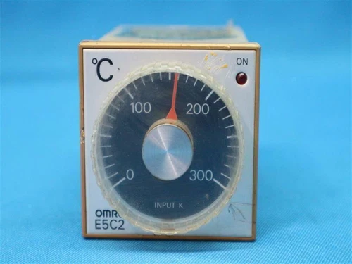 Omron E5C2-R20K E5C2R20K Temperature Controller w/ Breakage