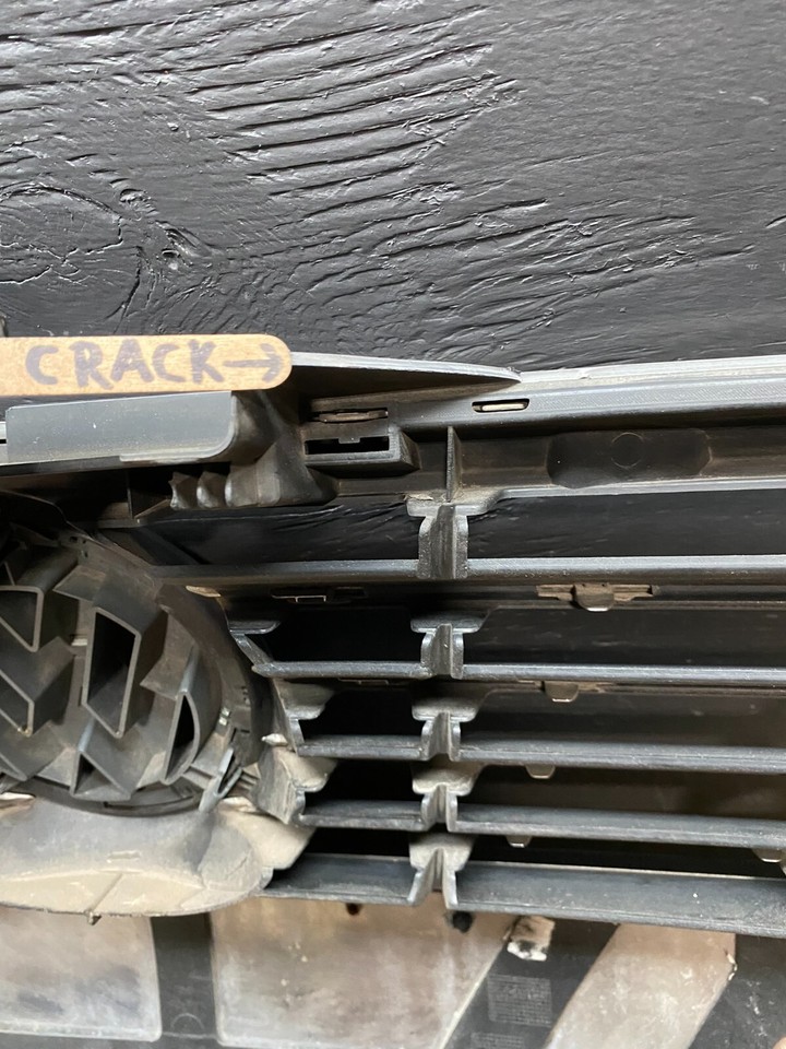 2006 to 2010 Volkswagen Passat Front Upper Grill Grille Oem D4974 DG1